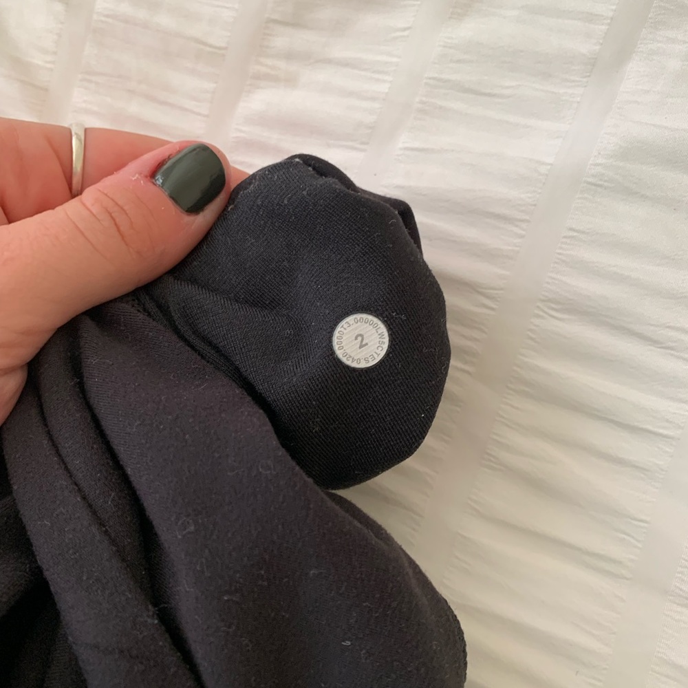 LULULEMON BLACK ALIGN 28” PERFECT CONDITION